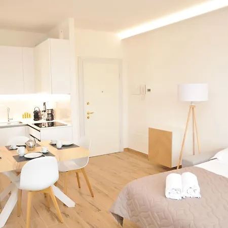 Gold Garda Desenzano Apartment *