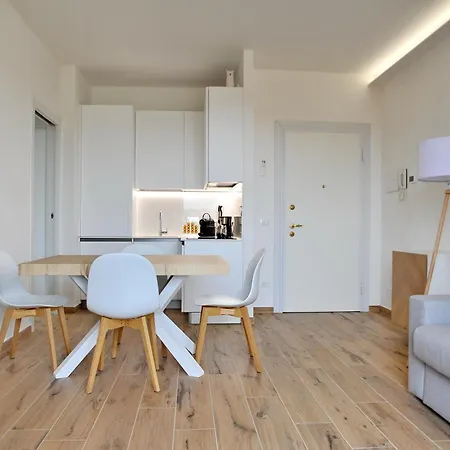 Gold Garda Desenzano דירה